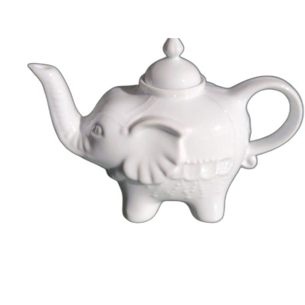 BIA Cordon Bleu Porcelain 28oz White Elephant Shaped Teapot